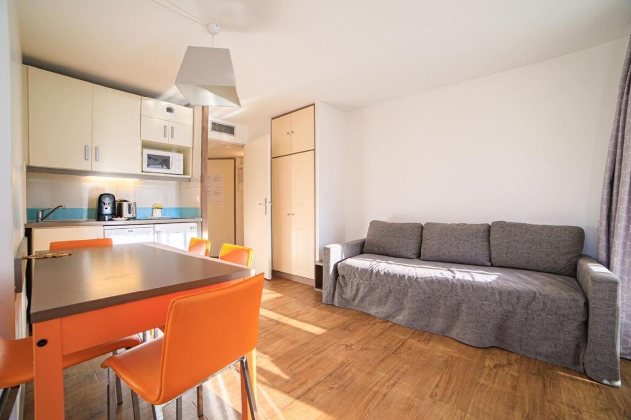 Air Conditioned With Furnished Terrace Swimming Pool & Parking Cannes